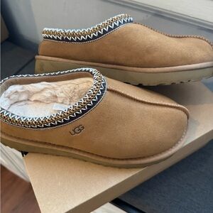 UGG Women's Tasman Slipper - size 8